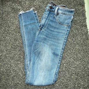 Abercrombie & Fitch - Simone High Rise Jean Legging